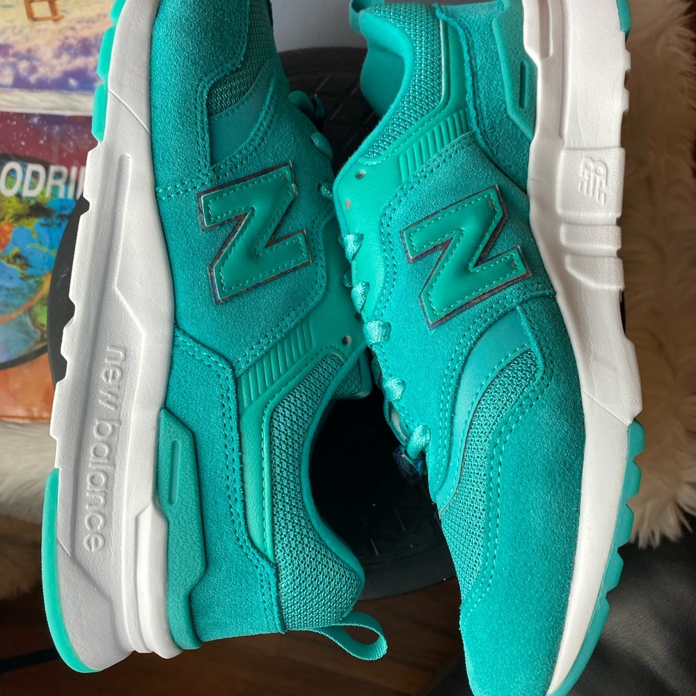 🆕 - New Balance 997H - Running Shoes - Women’s 8 - Picture 5 of 8